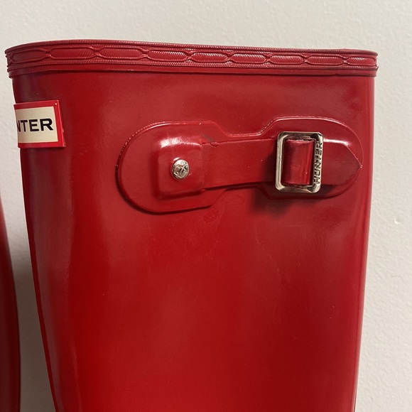 Hunter women's original tall gloss bright red knee high waterproof rain boots - Picture 4 of 13